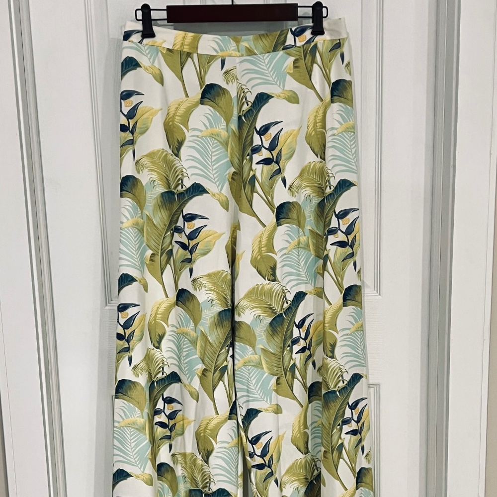 Tommy Bahama Size 10 ( M L ) tropical print pants MINT! Floral greens blues